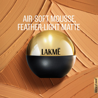 Lakmē Xtraordin-airy Mattereal Mousse Foundation - Image 3